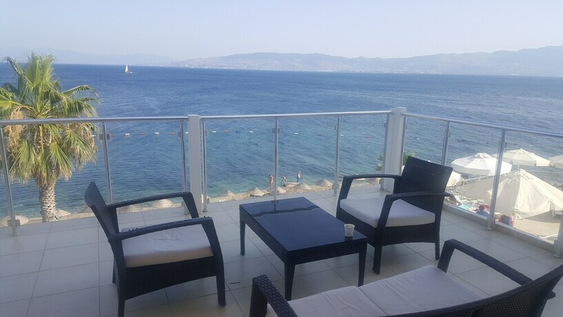 Imagen de los exteriores del Chronos Beach Hotel. Foto 21