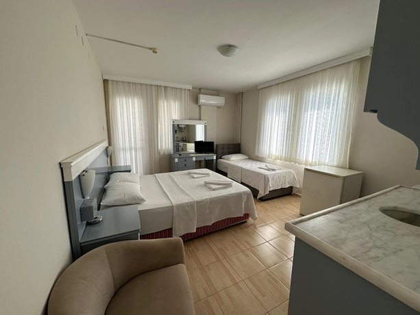 Imagen de la habitación del Cicek Apart Hotel, Cesme. Foto 10