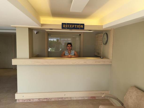 Imagen de los interiores del Cicek Apart Hotel, Cesme. Foto 18