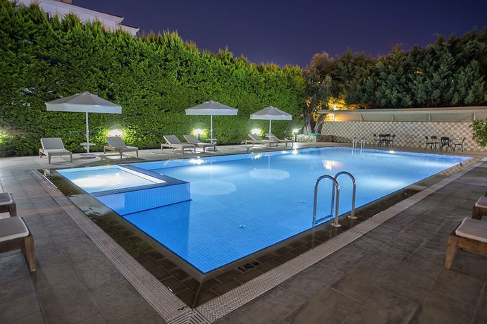 Imagen de la piscina del Cilek Marina Hotel. Foto 18