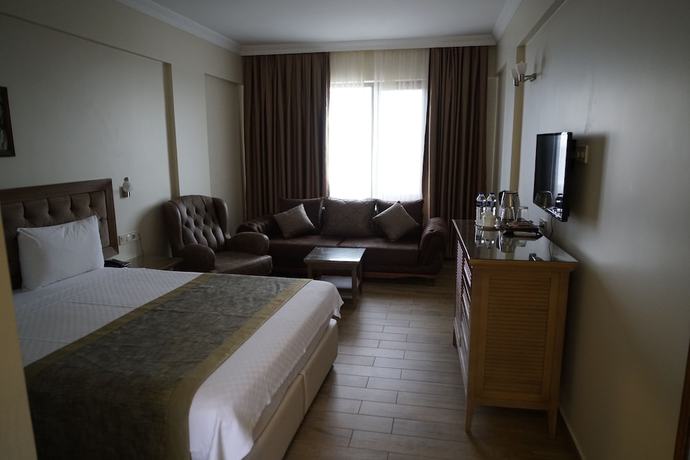 Imagen de la habitación del Cinarli Kasri Hotel. Foto 15