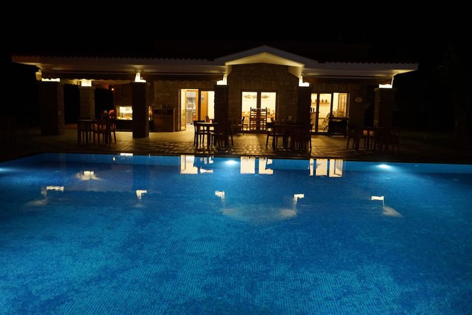 Imagen de la piscina del Cinarli Kasri Hotel. Foto 20