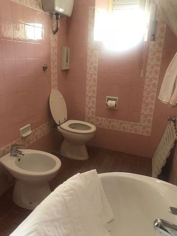 Imagen de la habitación del Cinquestelle-albergo del centro storico. Foto 5