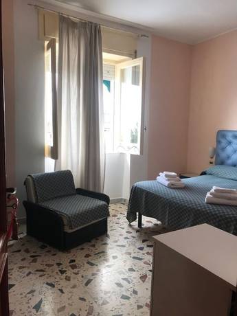 Imagen de la habitación del Cinquestelle-albergo del centro storico. Foto 7