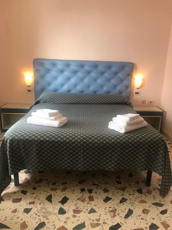 Imagen de la habitación del Cinquestelle-albergo del centro storico. Foto 9