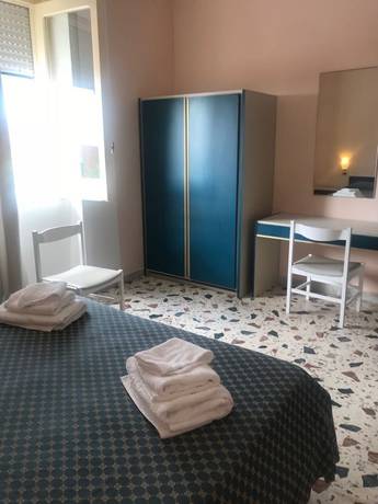 Imagen de la habitación del Cinquestelle-albergo del centro storico. Foto 14