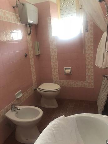 Imagen de la habitación del Cinquestelle-albergo del centro storico. Foto 19