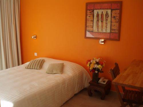 Imagen de la habitación del Citotel Le Clos Du Pontic. Foto 6