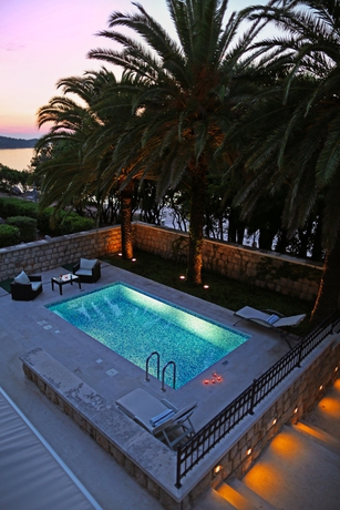 Imagen de la piscina del City Beach Villa with Pool and Sea View. Foto 14