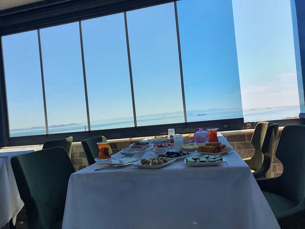 Imagen de la habitación del City Hall Hotel. Foto 4