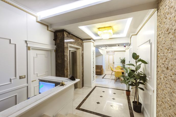 Imagen de los interiores del City Hall Hotel. Foto 19