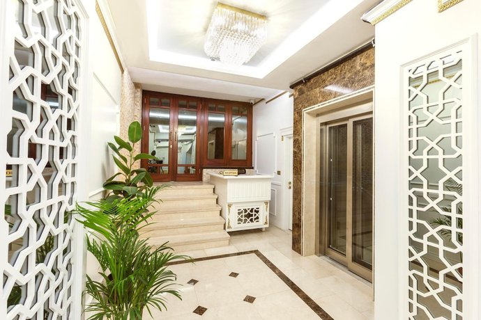 Imagen de los interiores del City Hall Hotel. Foto 20