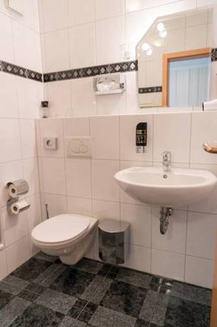 Imagen de la habitación del City Hotel Hilden. Foto 15