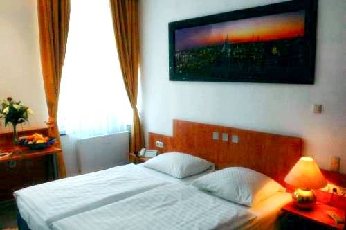 Imagen de la habitación del City Hotel Storch. Foto 15