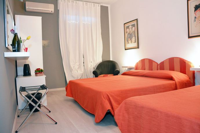 Imagen de la habitación del City Hotel, Viareggio. Foto 12