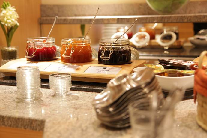 Imagen del bar/restaurante del City Hotel garni Neu-Ulm. Foto 4