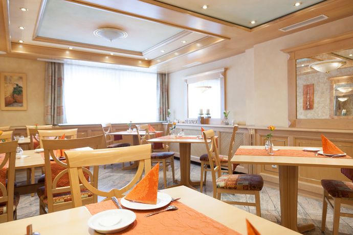 Imagen del bar/restaurante del City Hotel garni Neu-Ulm. Foto 5