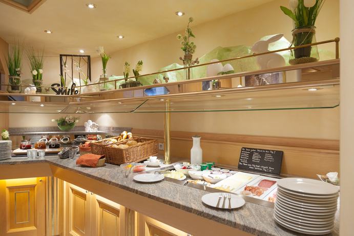 Imagen del bar/restaurante del City Hotel garni Neu-Ulm. Foto 6