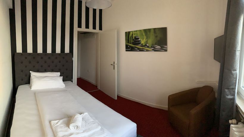 Imagen de la habitación del City Max Hotel. Foto 11