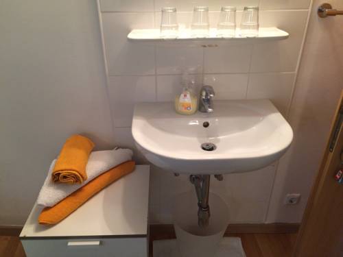 Imagen de la habitación del Cityhotel Junger Fuchs. Foto 14
