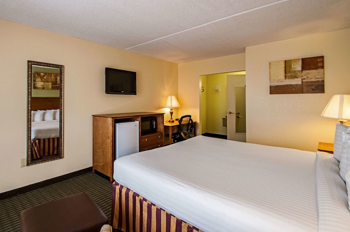 Imagen de la habitación del Clarion Inn & Conference Center. Foto 2