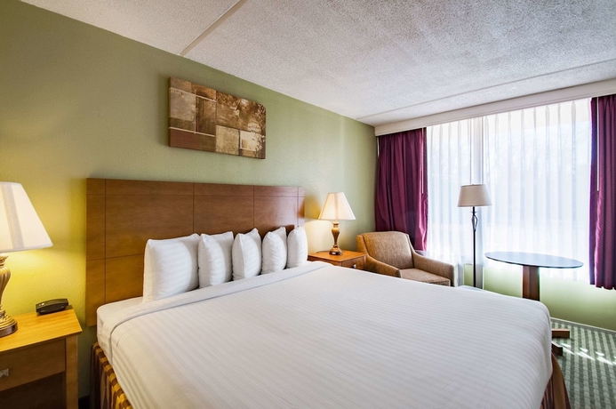 Imagen de la habitación del Clarion Inn & Conference Center. Foto 6