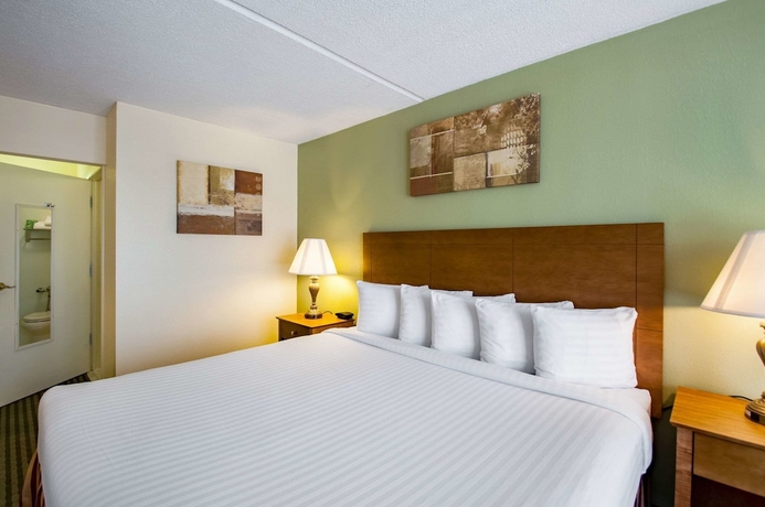 Imagen de la habitación del Clarion Inn & Conference Center. Foto 7