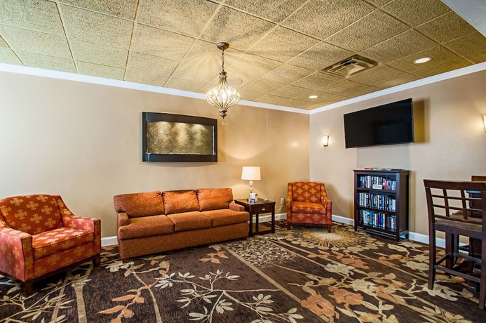 Imagen de los interiores del Clarion Inn & Conference Center. Foto 16