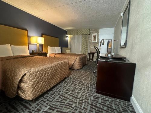 Imagen general del Clarion Pointe Winston - Salem Downtown, EX: Dayspring Inn & Suites. Foto 5