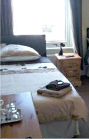 Imagen de la habitación del Clifton Hotel. Foto 6
