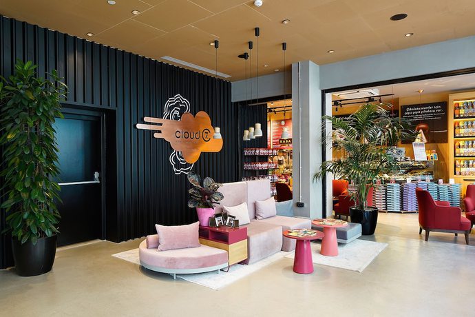 Imagen de los interiores del Cloud7 Hotel. Foto 14
