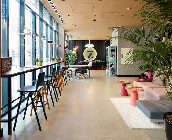 Imagen de los interiores del Cloud7 Hotel. Foto 19