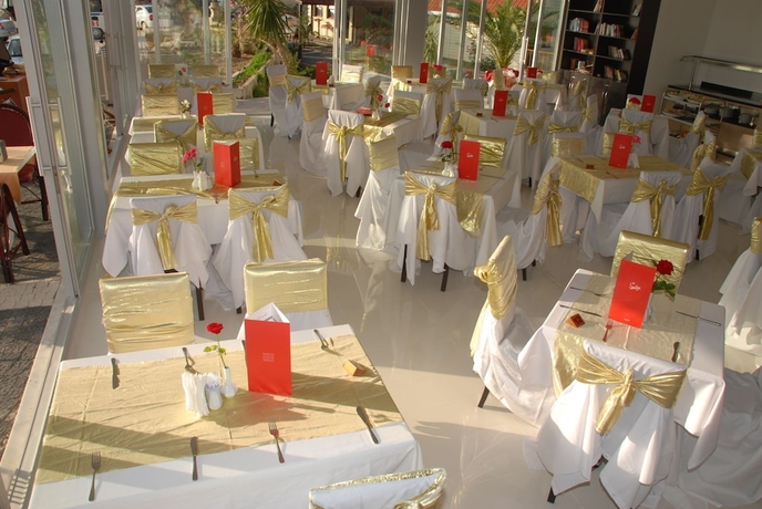 Imagen del bar/restaurante del Clover Magic Nova Beach Hotel. Foto 3