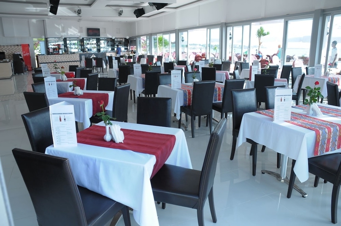 Imagen del bar/restaurante del Clover Magic Nova Beach Hotel. Foto 4