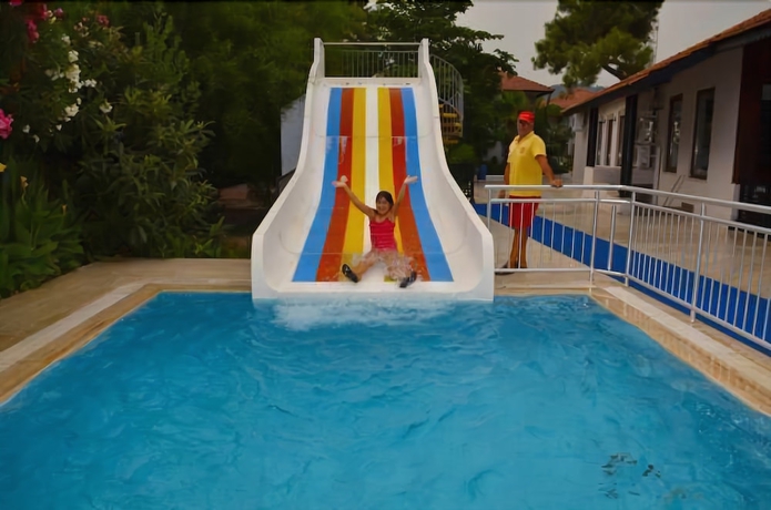 Imagen de la piscina del Club Akman Beach Hotel. Foto 19