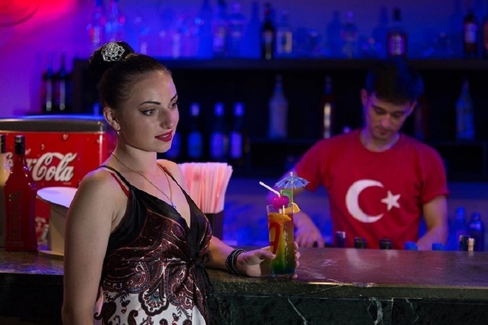 Imagen del bar/restaurante del Club Akman Beach Hotel. Foto 7