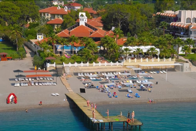Imagen de los exteriores del Club Akman Beach Hotel. Foto 13