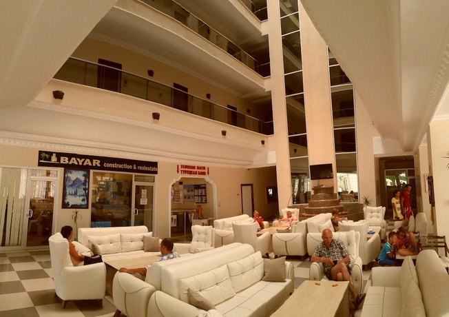 Imagen de los interiores del Club Bayar Hotel - All Inclusive. Foto 18