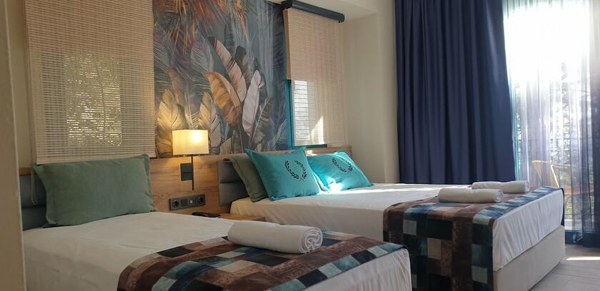 Imagen de la habitación del Club Bellamare Beach. Foto 17