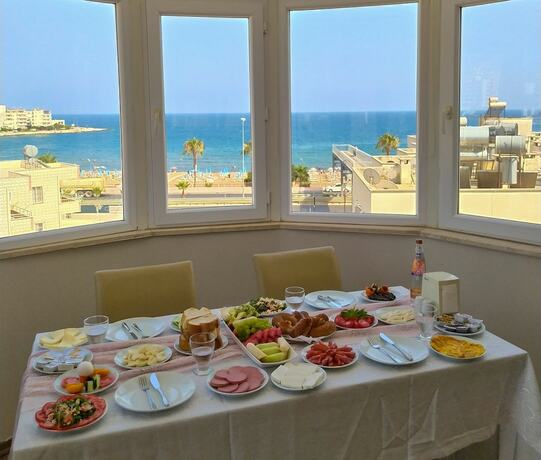 Imagen del bar/restaurante del Club Efes Otel. Foto 16