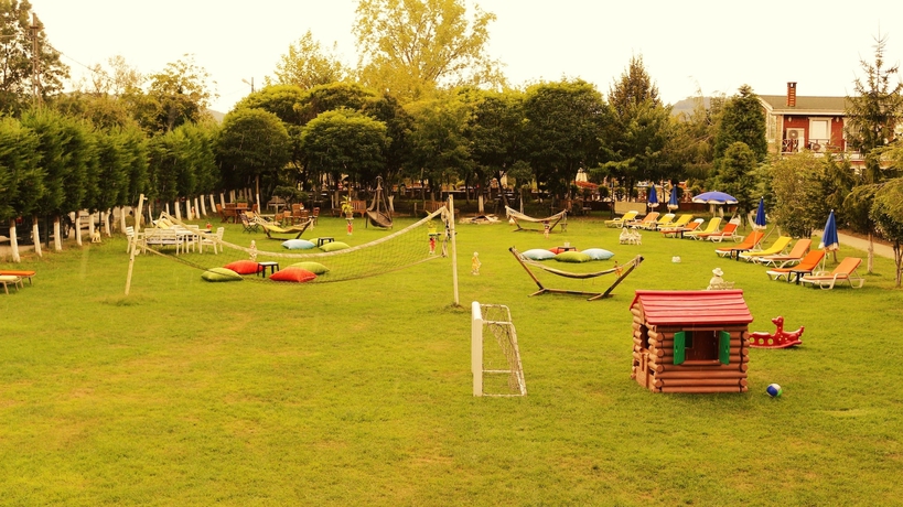 Imagen de los exteriores del Club Grand Becassier. Foto 16