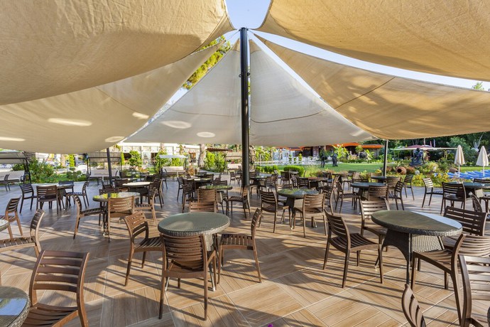 Imagen del bar/restaurante del Club Hotel Belpınar. Foto 3