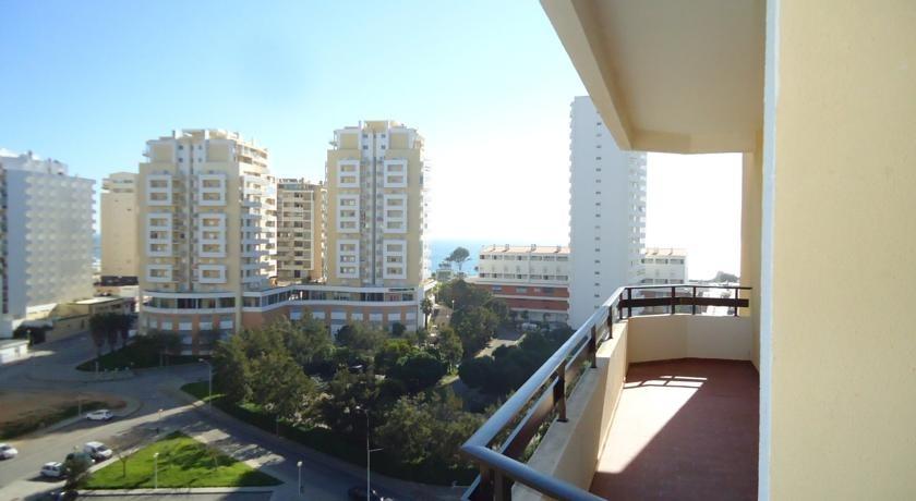 Imagen de los exteriores del Club dos Arcos. Foto 6