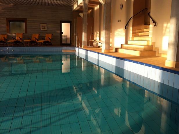 Imagen de la piscina del CoHousing Gut D&uuml;rnhof. Foto 19