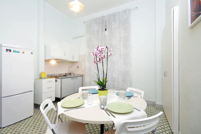 Imagen del bar/restaurante del Coliseum Rooms. Foto 2