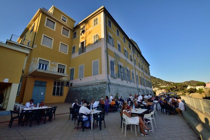 Imagen general del Collegio Emiliani. Foto 1