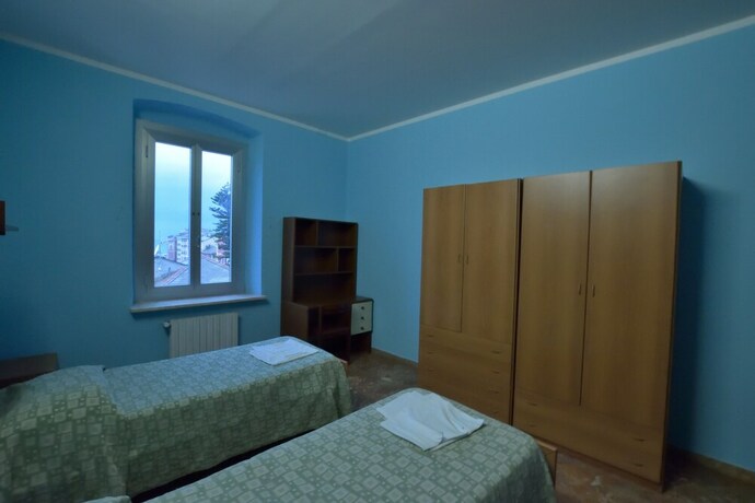 Imagen de la habitación del Collegio Emiliani. Foto 24