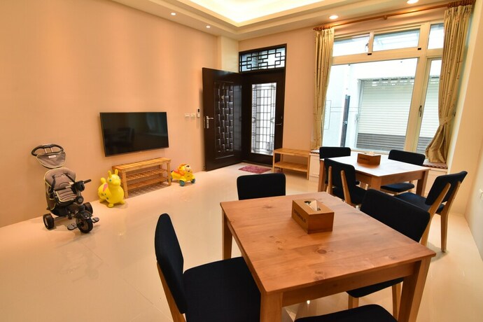 Imagen de los interiores del Com Inn. Foto 16