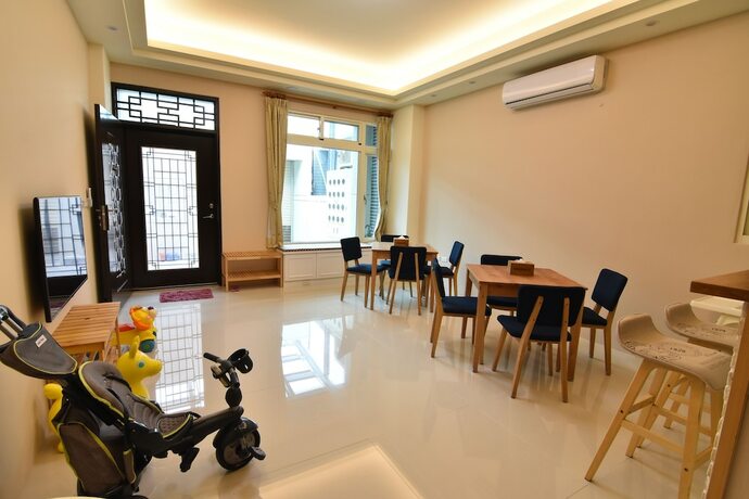 Imagen de los interiores del Com Inn. Foto 19