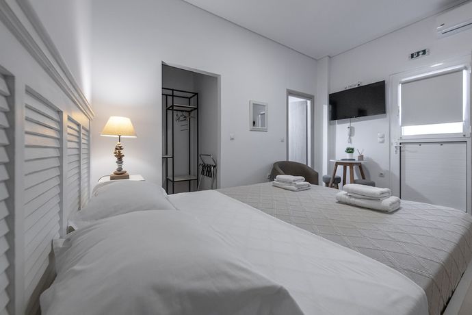 Imagen de la habitación del Comfort Stay Athens Airport Hotel - FREE shuttle from and to the airport. Foto 8